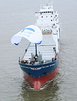 Schiff mit Zugdrachen
